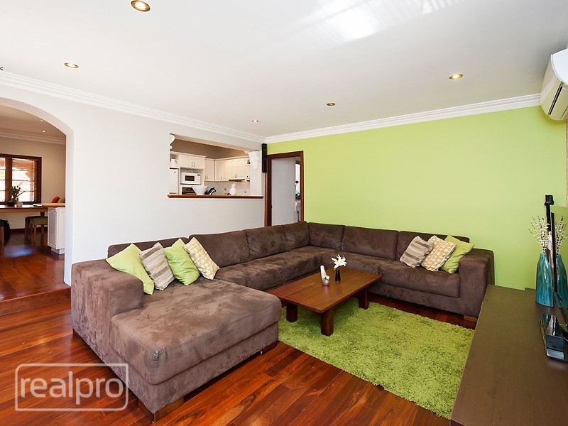 68 Crawshaw Crescent, Manning WA 6152