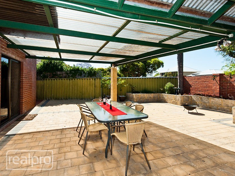 68 Crawshaw Crescent, Manning WA 6152