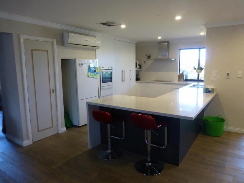 15 Burntoak Way, Kingsley WA 6026