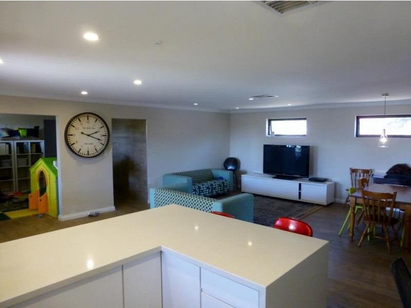 15 Burntoak Way, Kingsley WA 6026