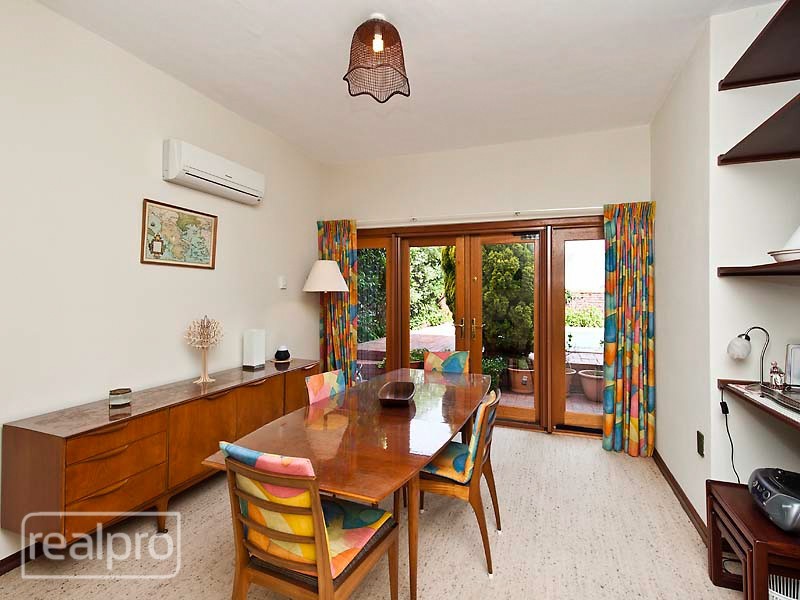 21 River Way, Salter Point WA 6152