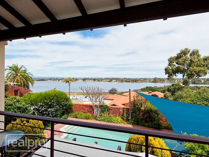 21 River Way, Salter Point WA 6152