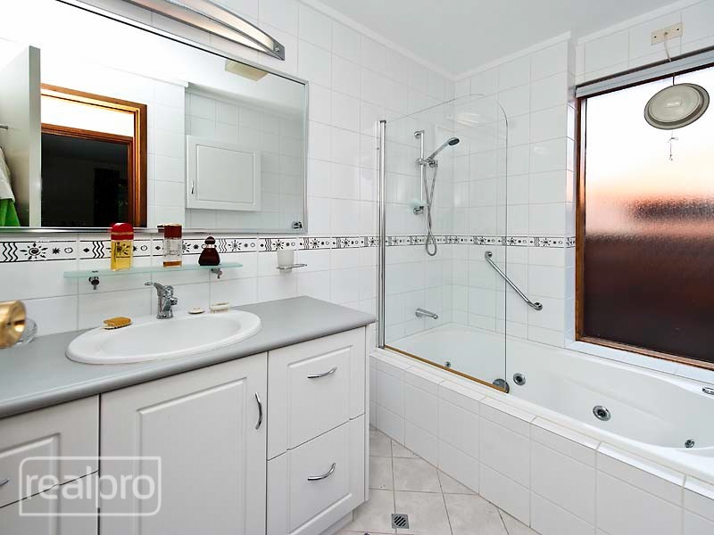 21 River Way, Salter Point WA 6152