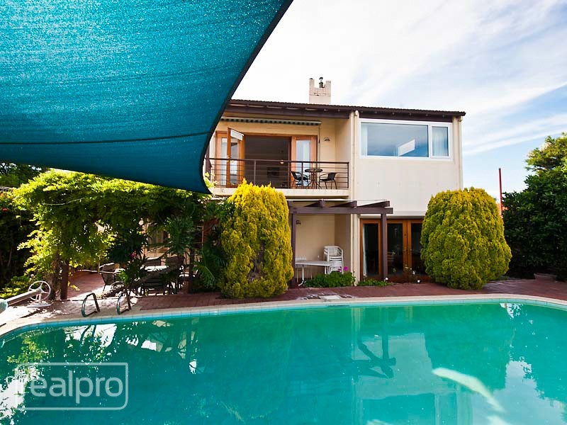 21 River Way, Salter Point WA 6152