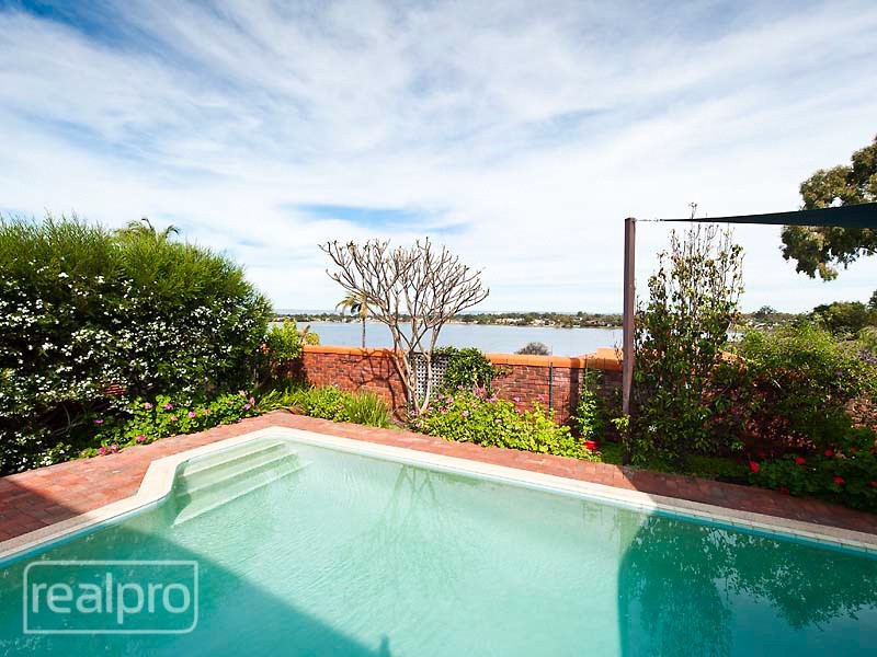 21 River Way, Salter Point WA 6152