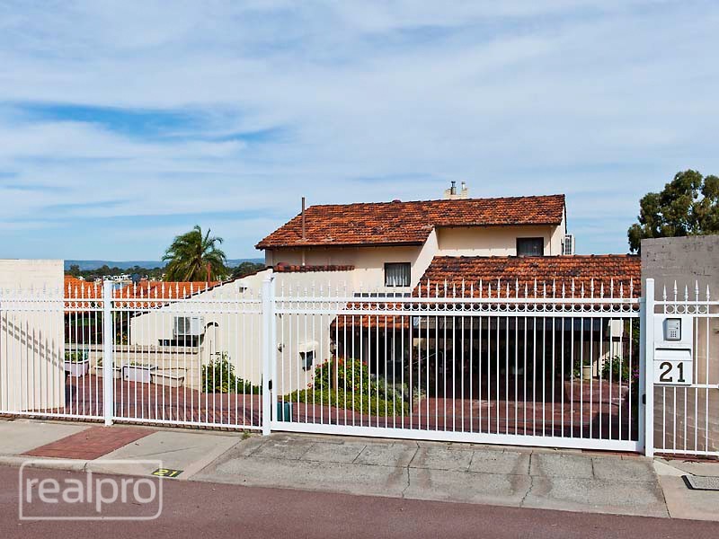 21 River Way, Salter Point WA 6152