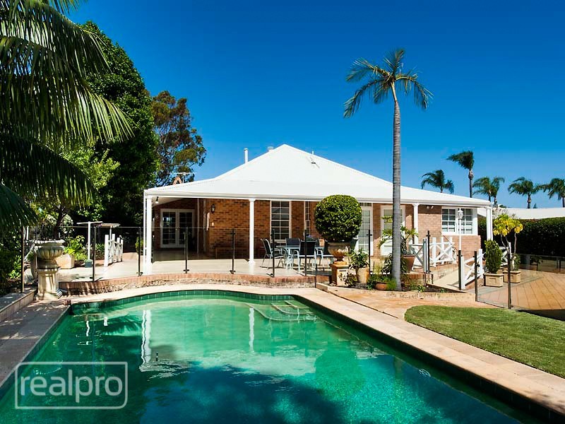 36 Salter Point Parade, Salter Point WA 6152