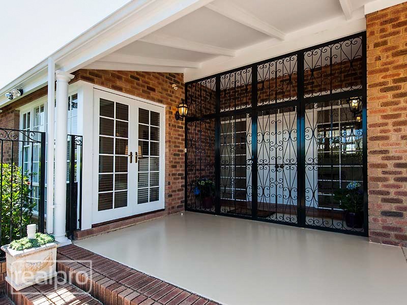 36 Salter Point Parade, Salter Point WA 6152