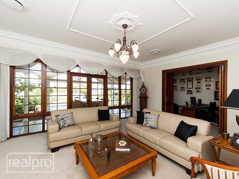 36 Salter Point Parade, Salter Point WA 6152