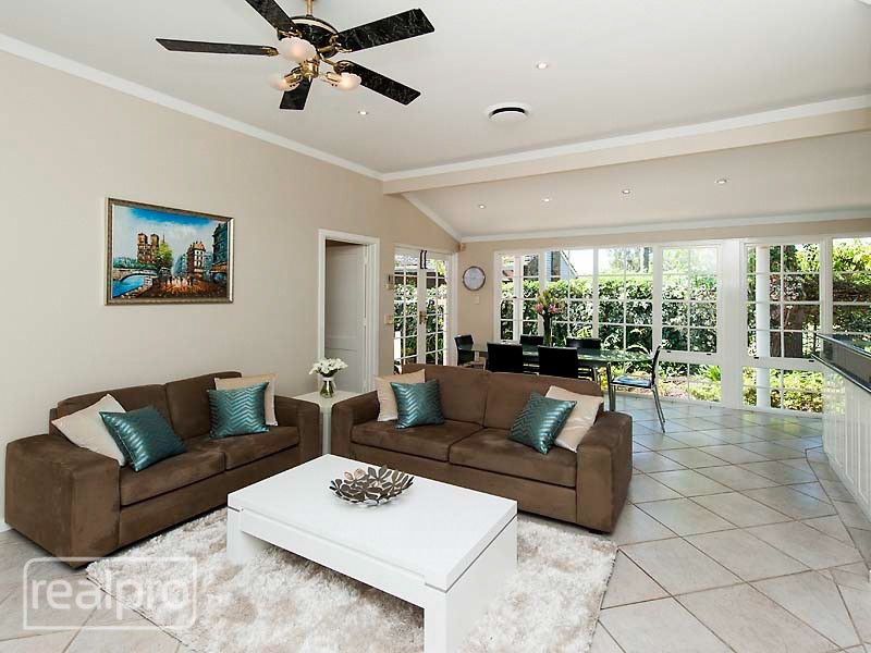 36 Salter Point Parade, Salter Point WA 6152