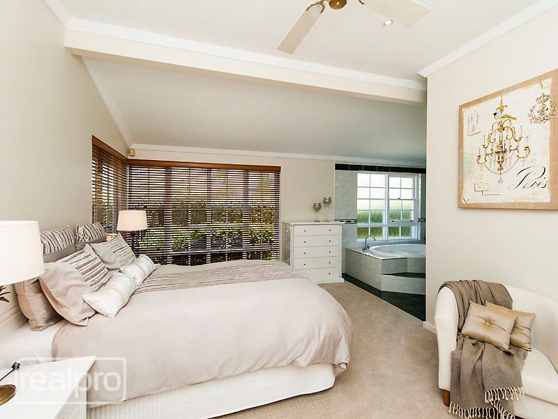 36 Salter Point Parade, Salter Point WA 6152