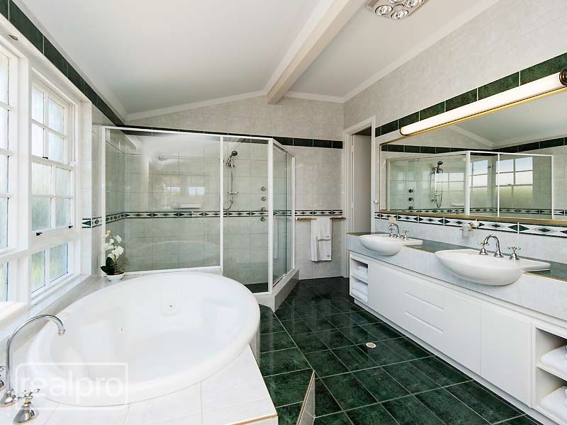 36 Salter Point Parade, Salter Point WA 6152