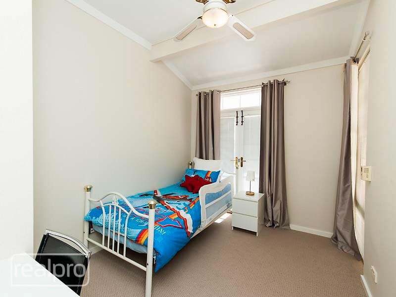 36 Salter Point Parade, Salter Point WA 6152