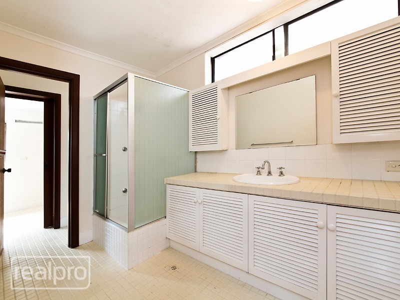 36 Deverell Way, Bentley WA 6102