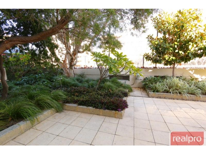 2/1 Queen Street, South Perth WA 6151