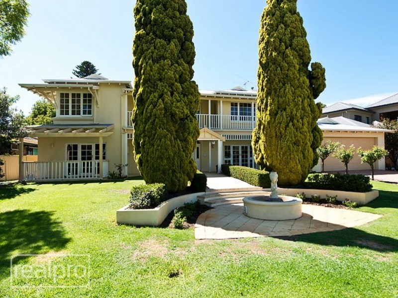 6 Success Crescent, Salter Point WA 6152