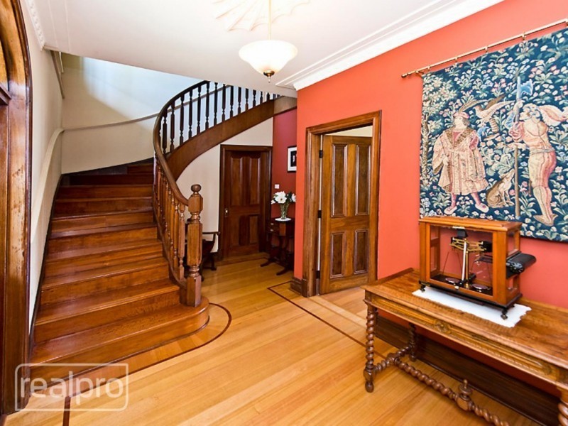 6 Success Crescent, Salter Point WA 6152