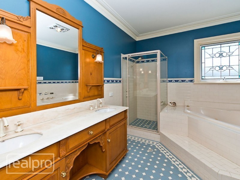 6 Success Crescent, Salter Point WA 6152