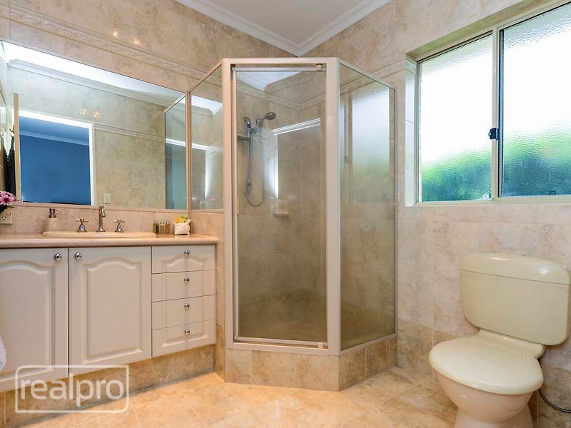 66 Welwyn Avenue, Manning WA 6152