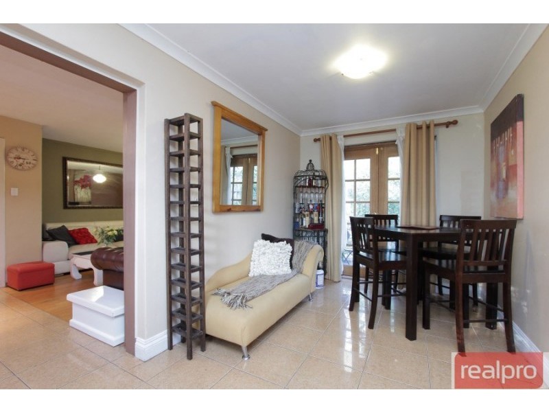 16 Melinga Court, Karawara WA 6152