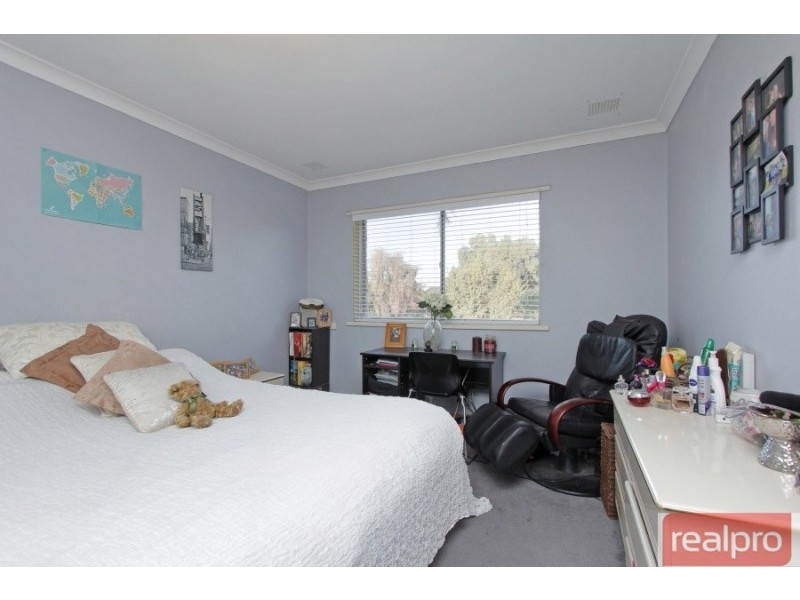 16 Melinga Court, Karawara WA 6152