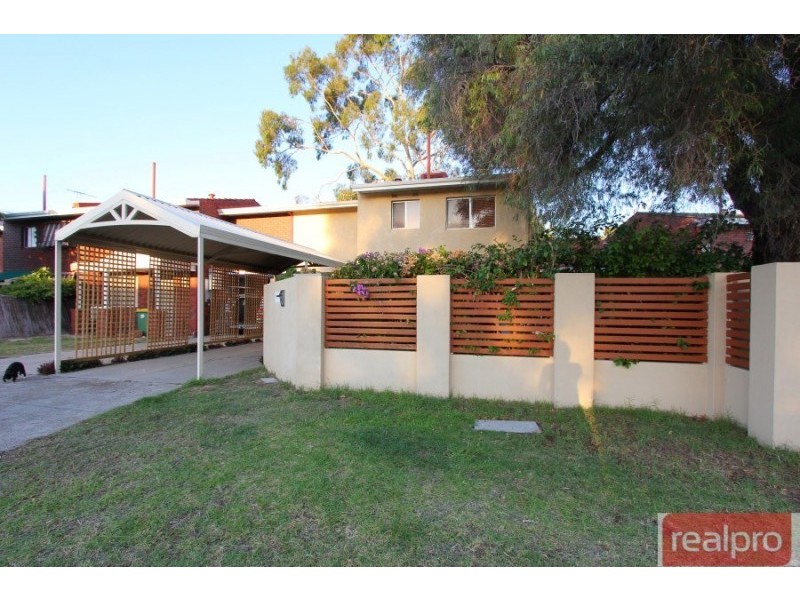 16 Melinga Court, Karawara WA 6152