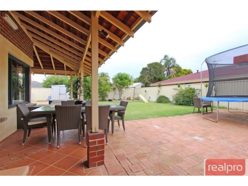 6 Tralee Way, Waterford WA 6152