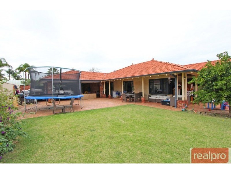 6 Tralee Way, Waterford WA 6152