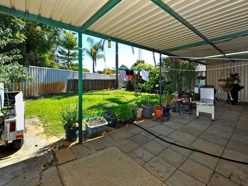 27 Irwin Road, Embleton WA 6062