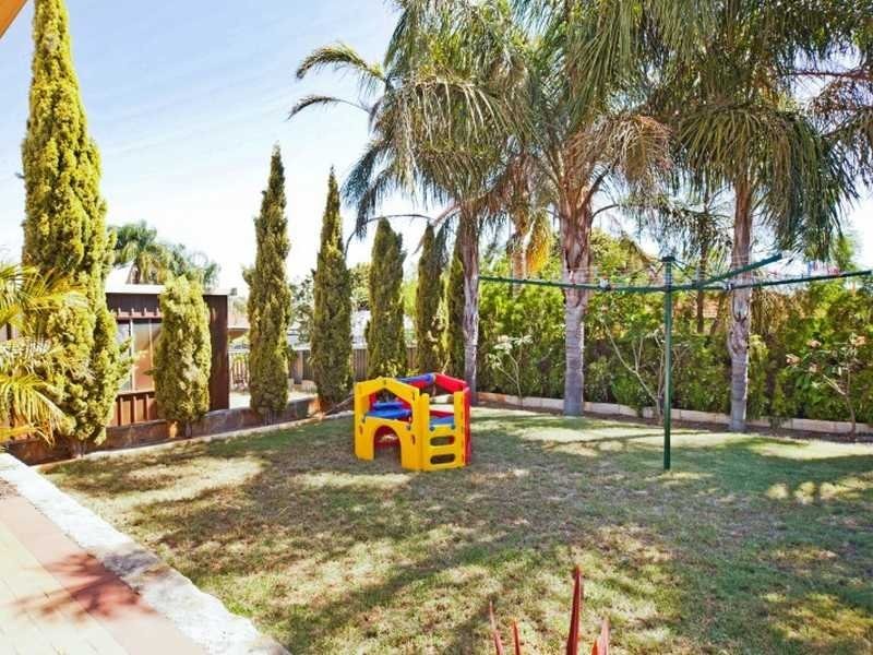 65 Embleton Avenue, Embleton WA 6062