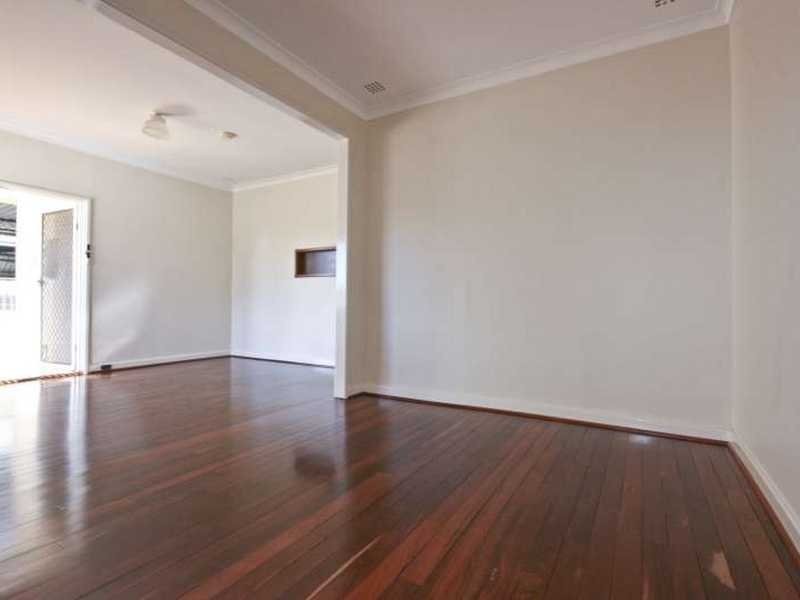 7 Grant Street, Embleton WA 6062