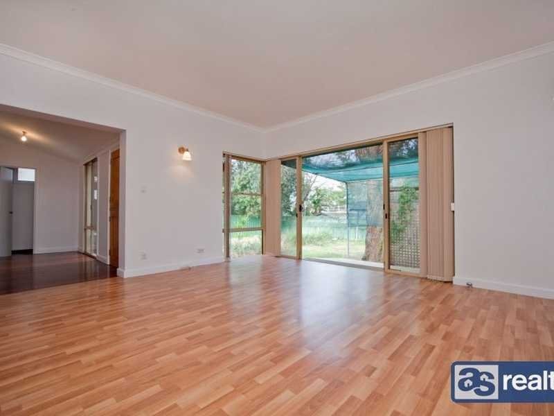 7 Bromley Street, Embleton WA 6062