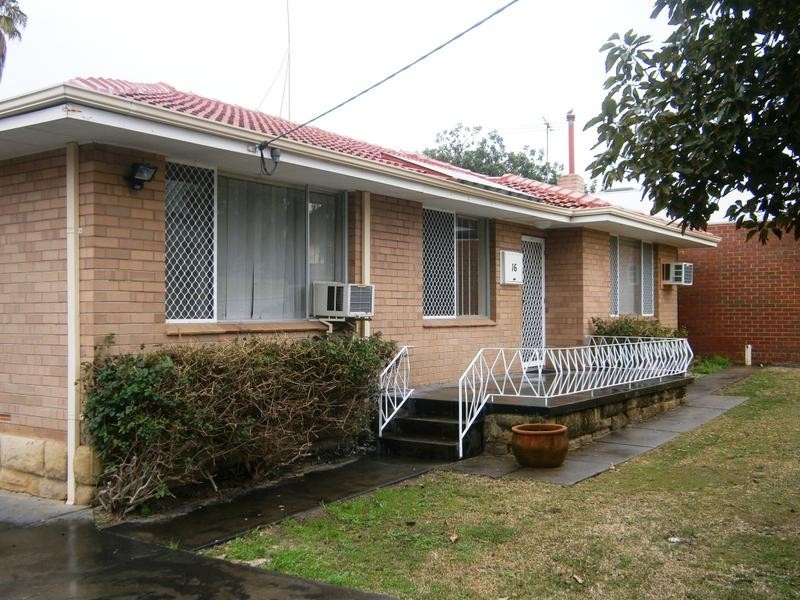 16 Sanderson Street, Embleton WA 6062