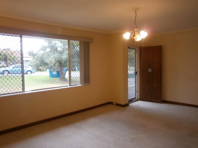 16 Sanderson Street, Embleton WA 6062