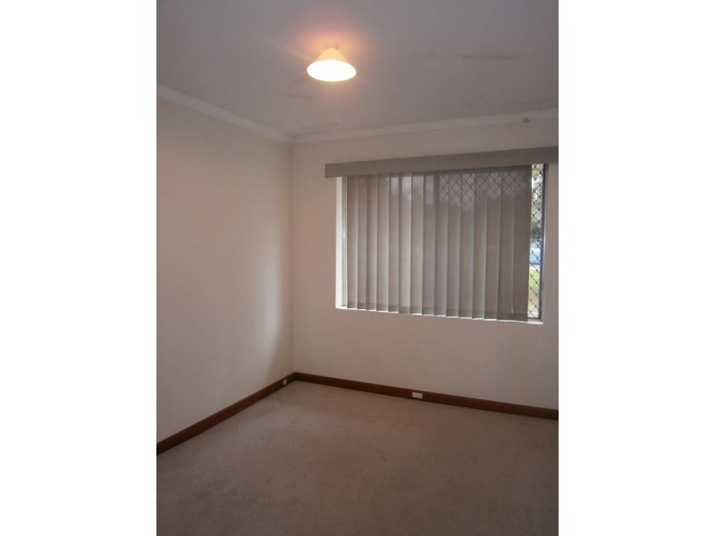 16 Sanderson Street, Embleton WA 6062