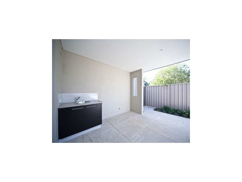 34B Bassendean Parade, Bassendean WA 6054
