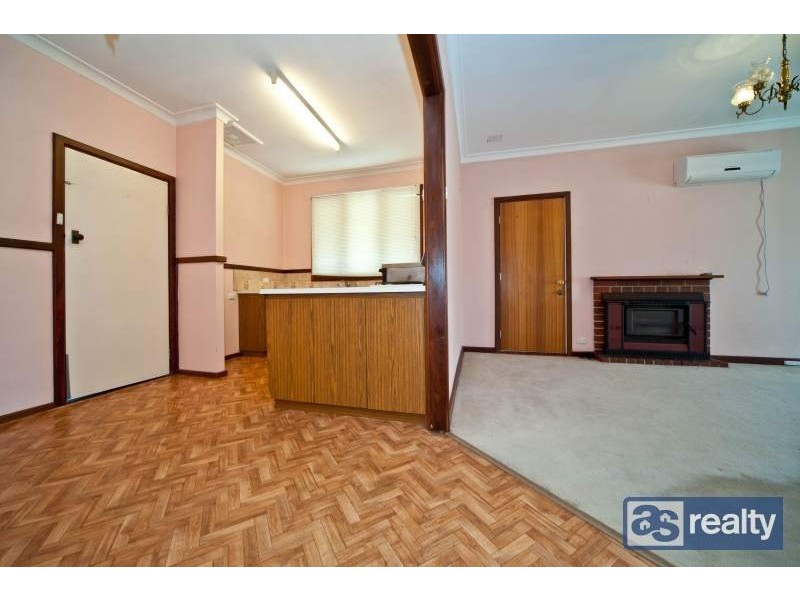 15 Wade Street, Embleton WA 6062