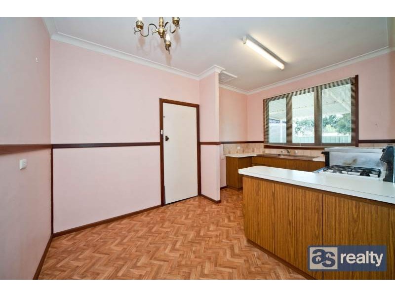 15 Wade Street, Embleton WA 6062