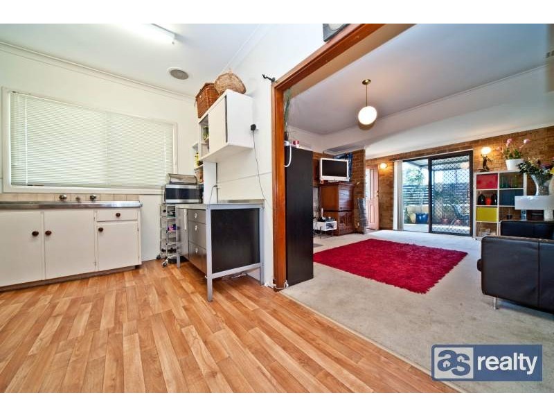 20 Mallion St, Embleton WA 6062