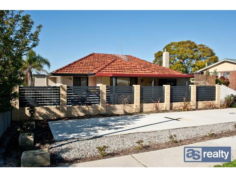20 Mallion St, Embleton WA 6062