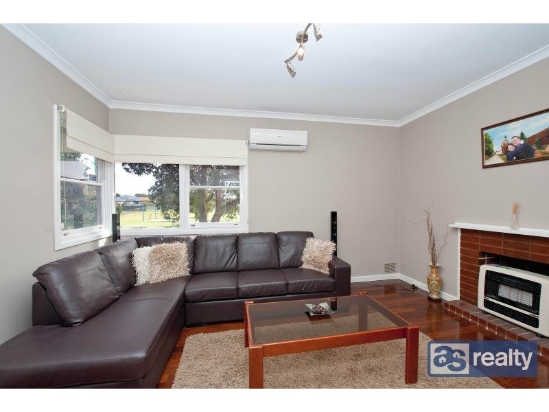 8 Feredy Street, Embleton WA 6062