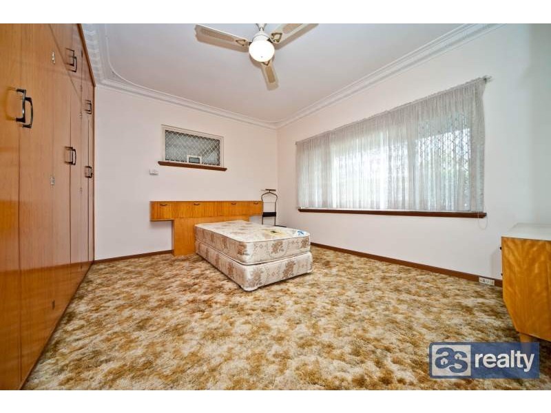 124 Drake Street, Embleton WA 6062