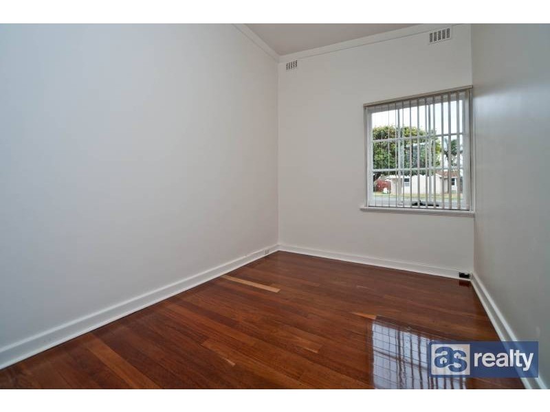 38 Irwin Road, Embleton WA 6062