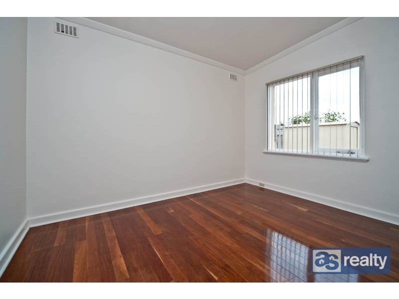 38 Irwin Road, Embleton WA 6062