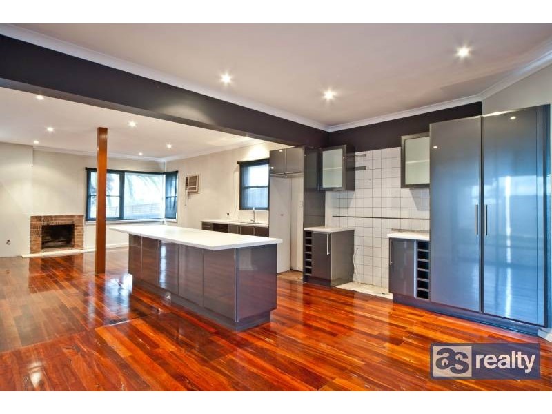 8 Bromley Street, Embleton WA 6062