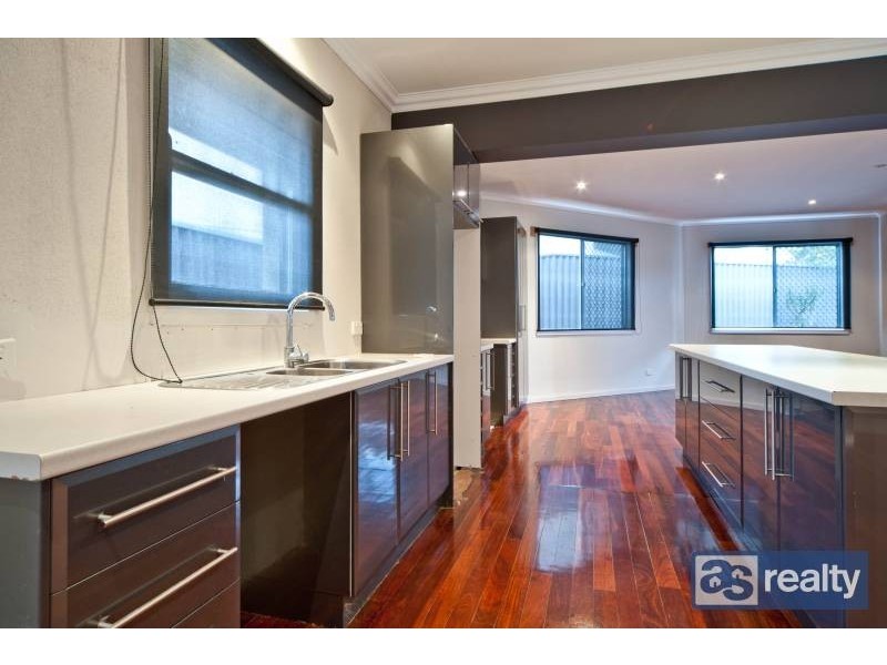 8 Bromley Street, Embleton WA 6062