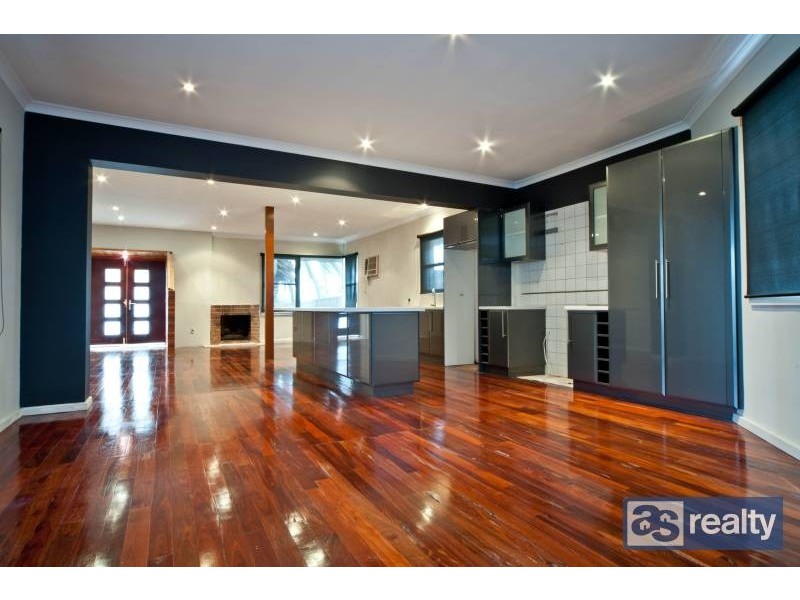 8 Bromley Street, Embleton WA 6062