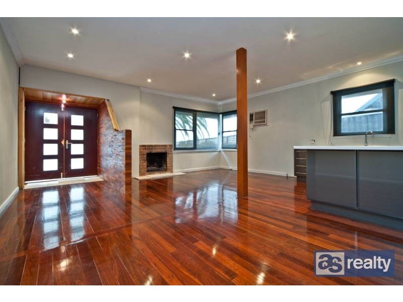 8 Bromley Street, Embleton WA 6062