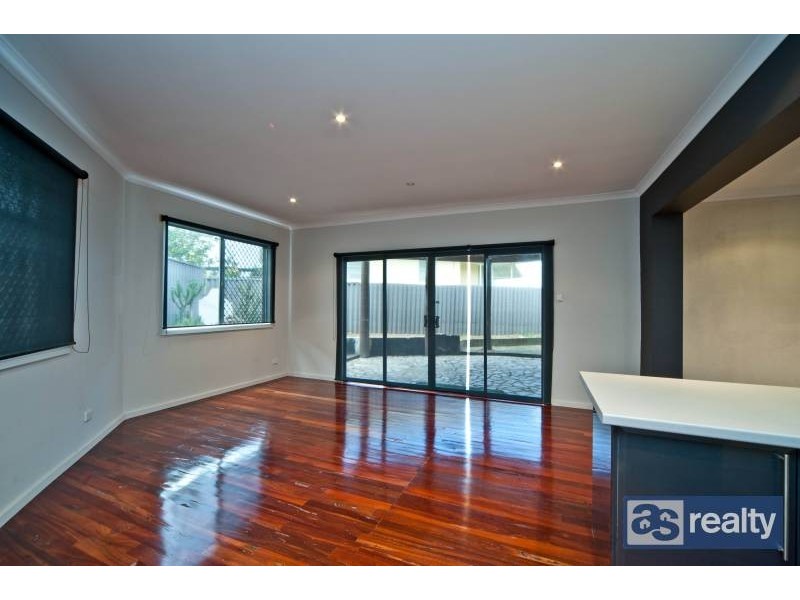 8 Bromley Street, Embleton WA 6062