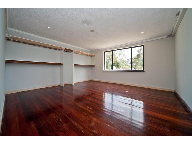 8 Bromley Street, Embleton WA 6062